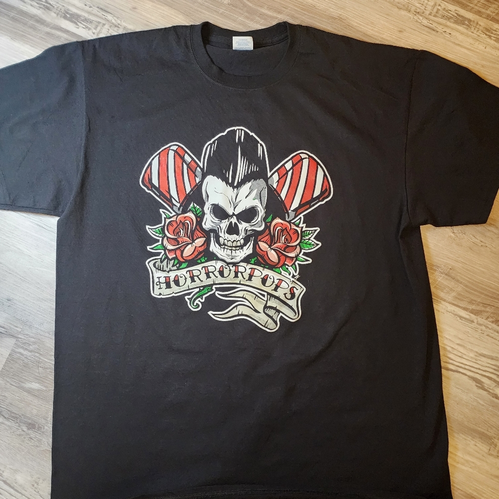 - Mens horror pops band t-shirt